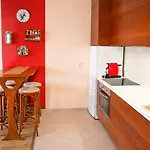 Appartement Lovely - Free Parking *