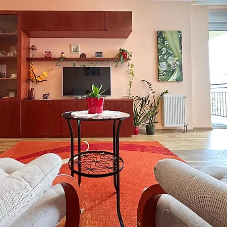 Lovely - Free Parking