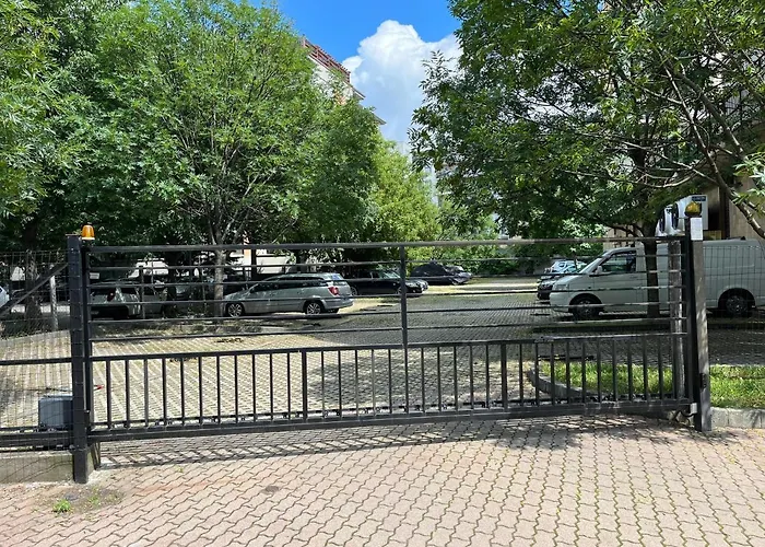Lovely - Free Parking شقة *